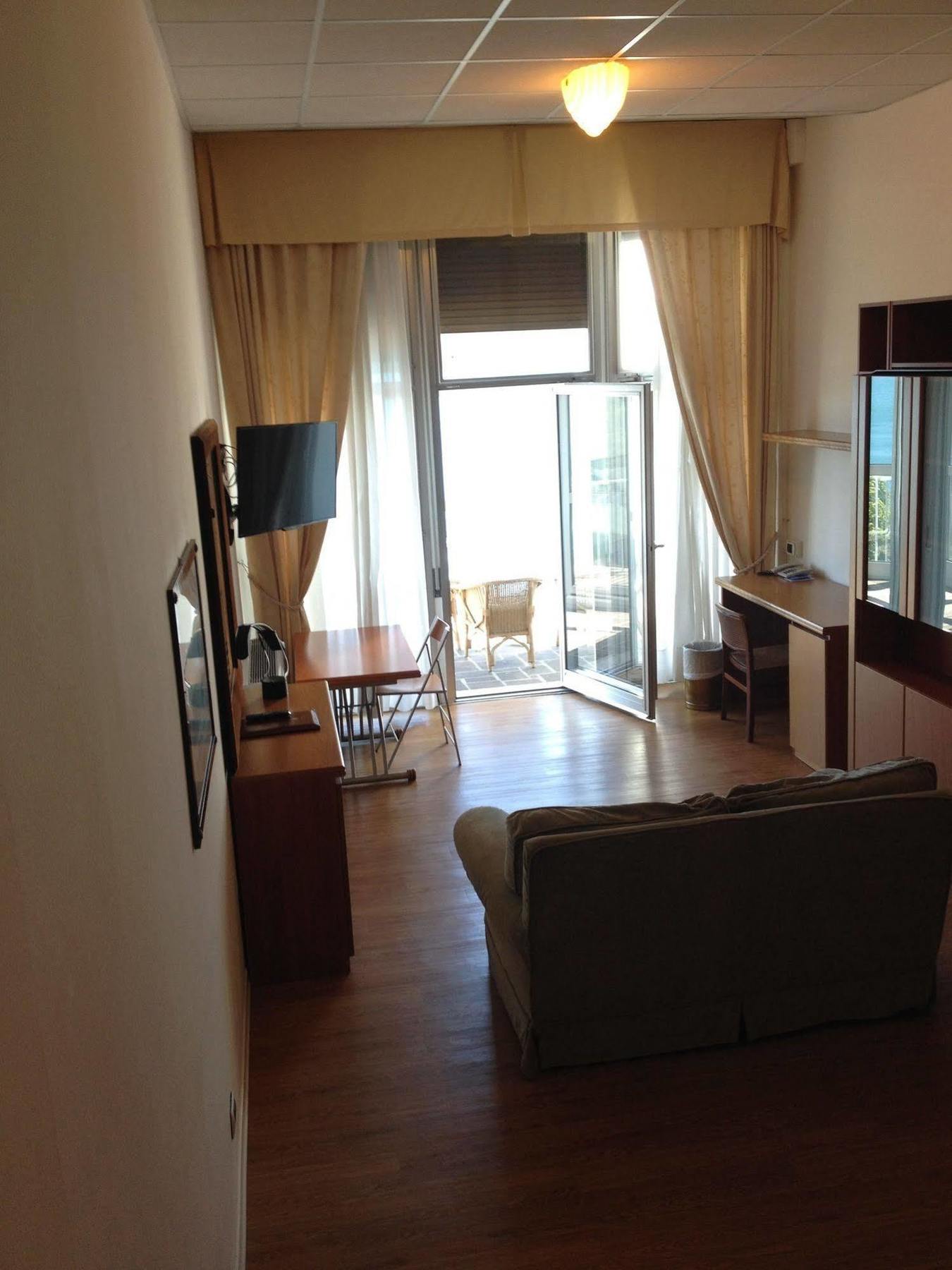Maximilians Residence Trieste Extérieur photo